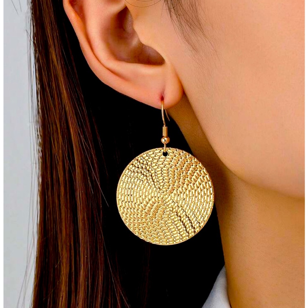 NWOT Elegant Gold Tone Disc Earrings